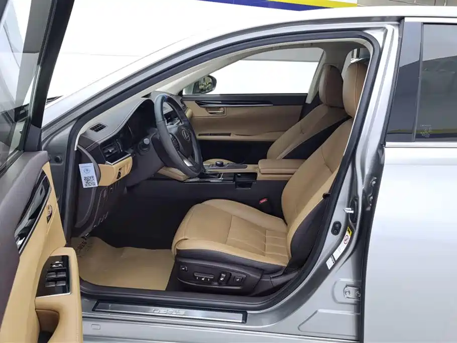 Lexus ES 2015 200 Elite Edition фото 9