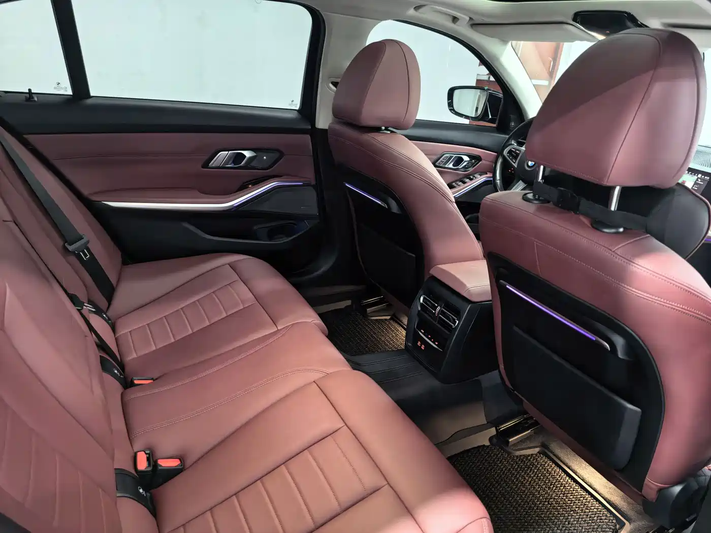 BMW 3 Series 2022 325Li M Sport Package фото 9