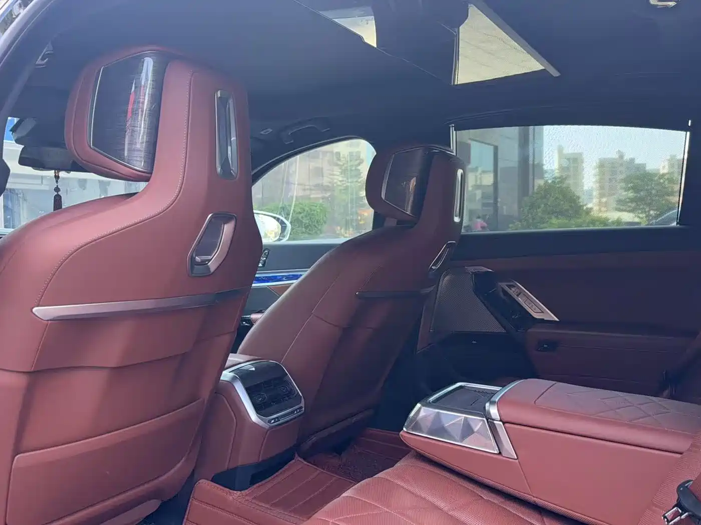 BMW 7 Series 2023 Facelift 740Li Exclusive M Sport Package фото 7