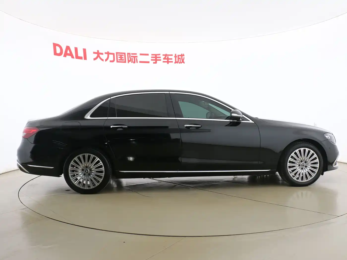 Mercedes-Benz E-Class 2019 E 200 L фото 16