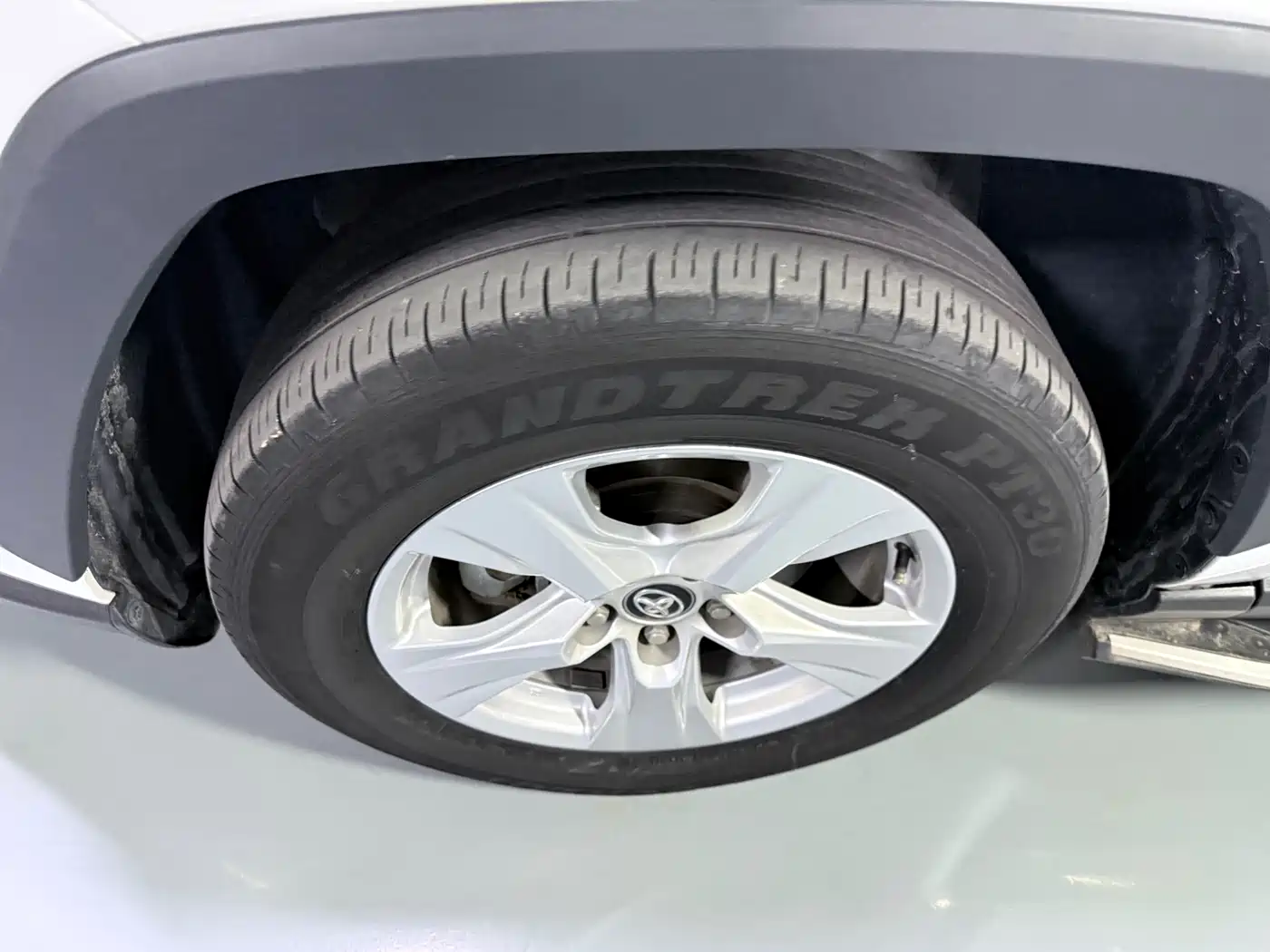 Toyota RAV4 Rongfang 2023 2.0L CVT 2WD Urban Edition фото 5
