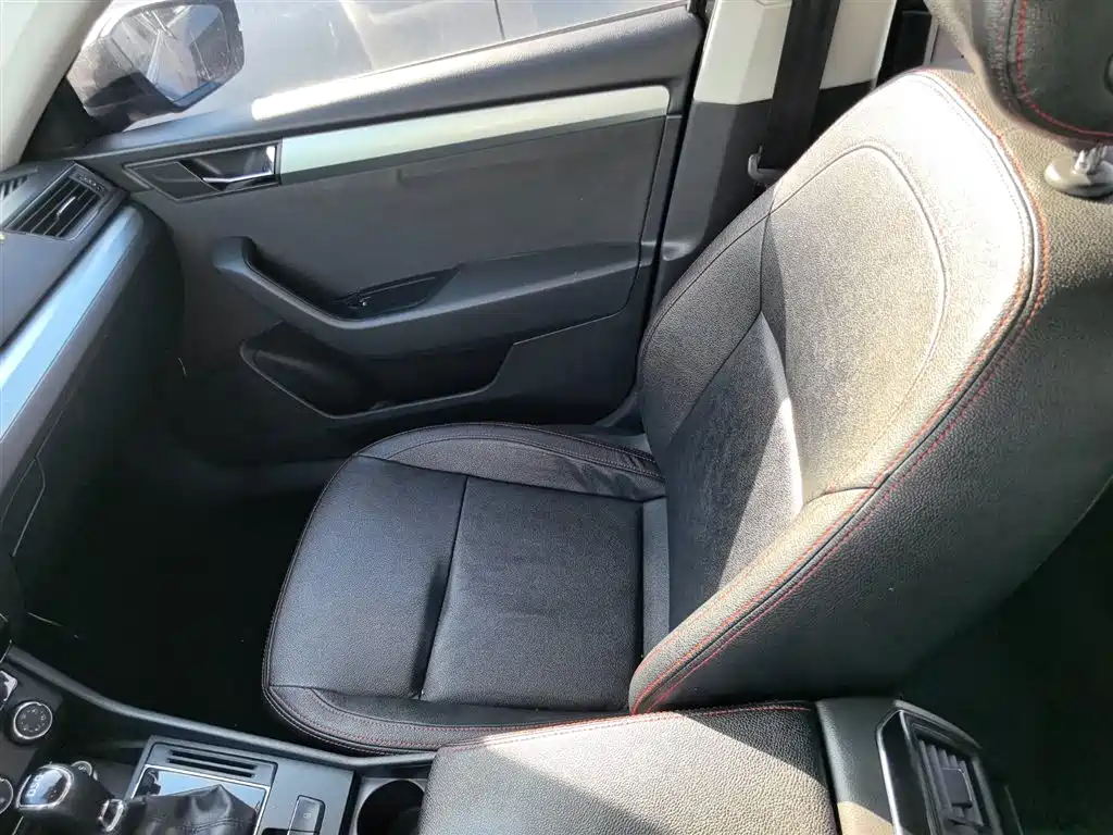 Škoda Superb 2016 TSI280 DSG Advance Edition фото 10