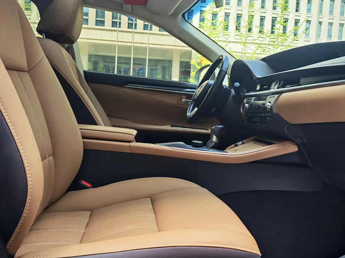 Lexus ES 2015 300h Comfort Edition фото 16