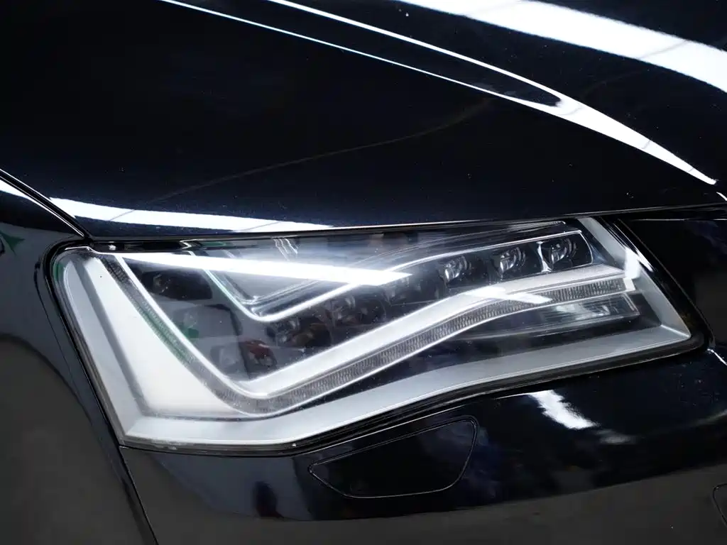 Audi A8 2013 A8L 6.3 FSI W12 quattro Flagship фото 13