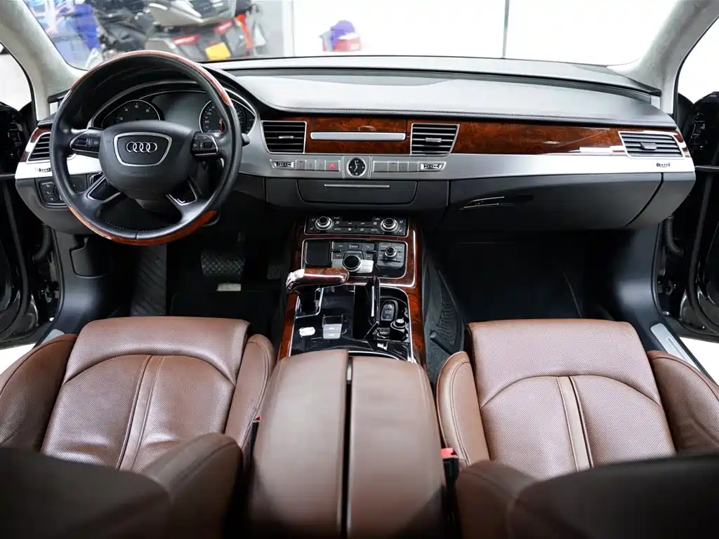 Audi A8 2013 A8L 6.3 FSI W12 quattro Flagship фото 51