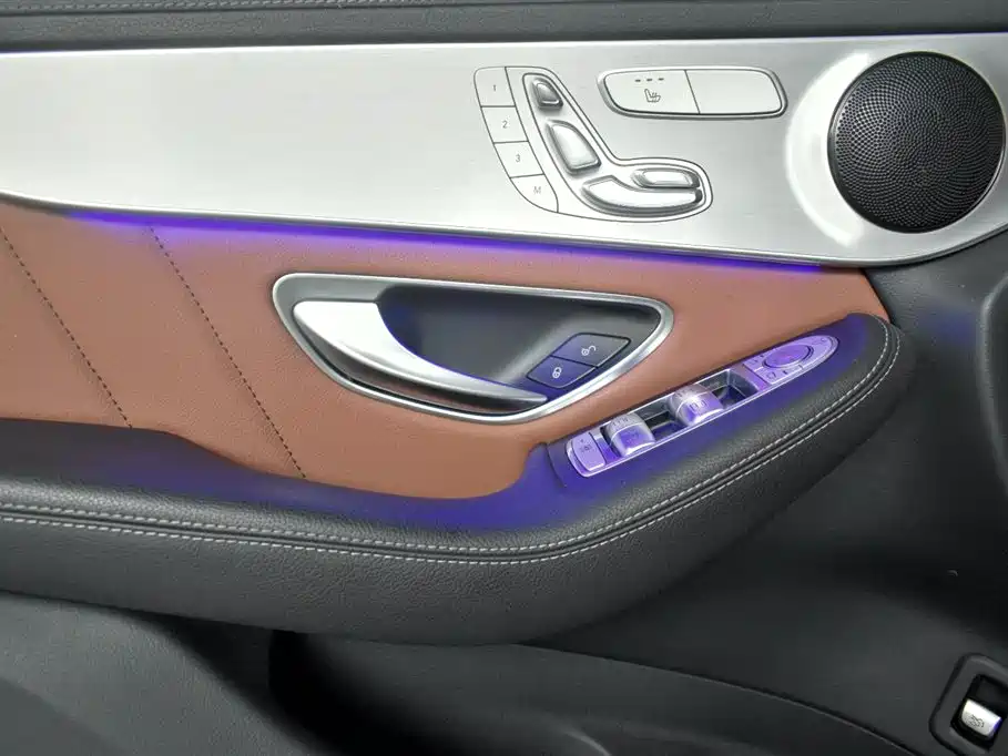 Mercedes-Benz GLC Coupe 2022 GLC 260 4MATIC Coupe SUV фото 9