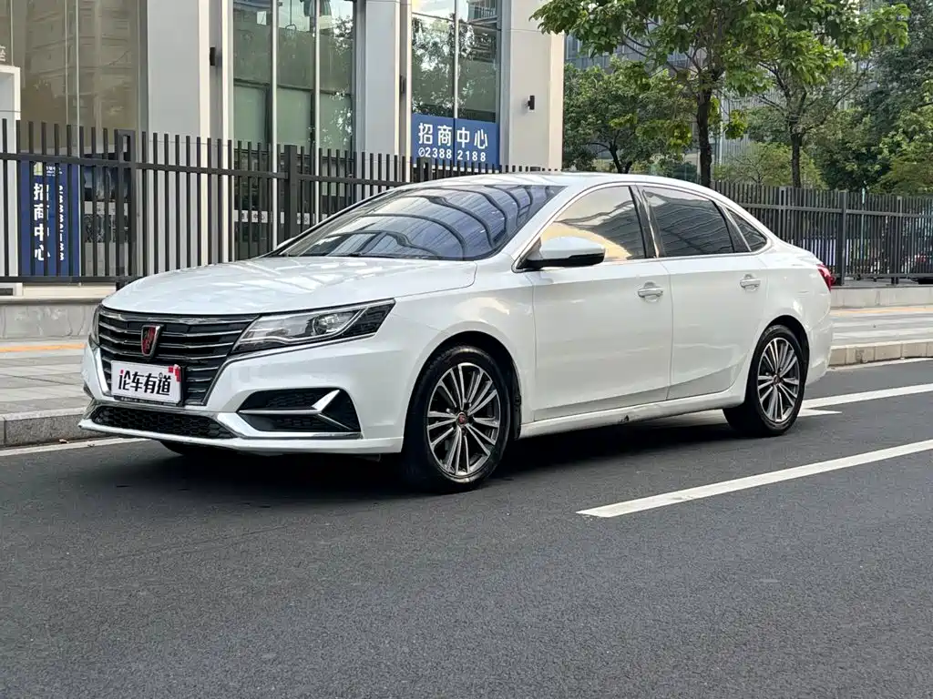 Roewe i6 2021 2020 PLUS 1.6L CVT 4G Connected Glory Holographic Edition