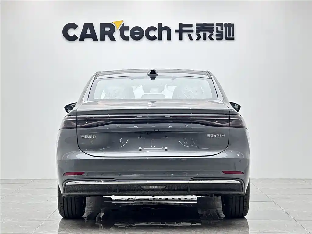 Geely Galaxy Galaxy A7 2025 EM-i 150km Explorer+ Edition фото 5