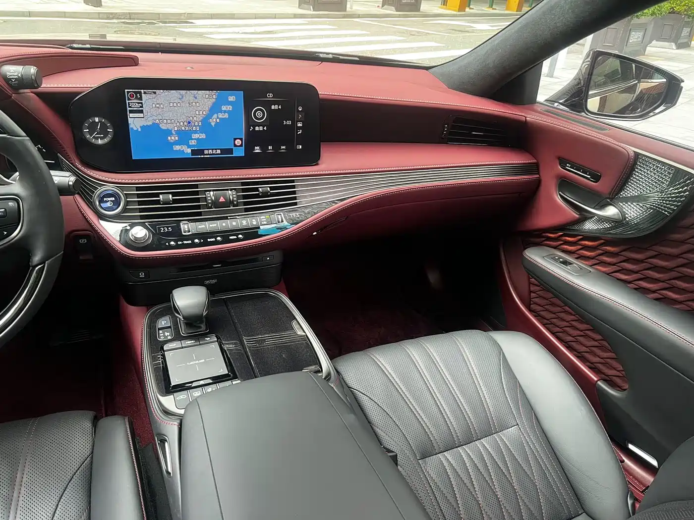 Lexus LS 2021 500h Executive Edition фото 9