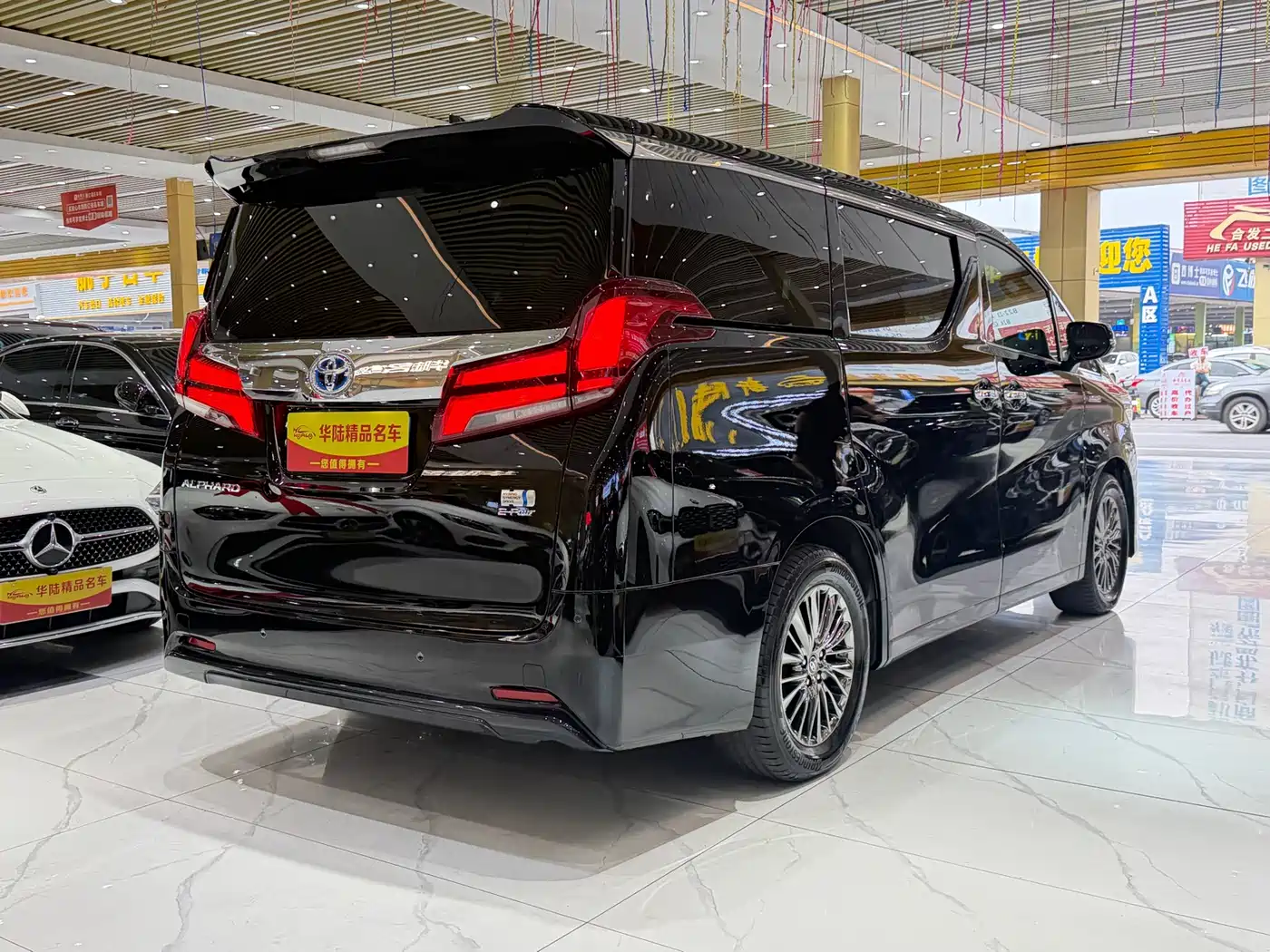 Toyota Alphard 2021 Hybrid 2.5L Luxury фото 6