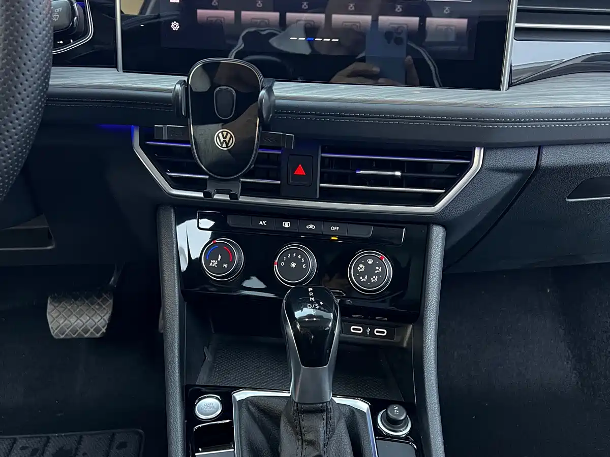 Volkswagen Sagitar 2024 300TSI DSG Surpass Edition фото 6
