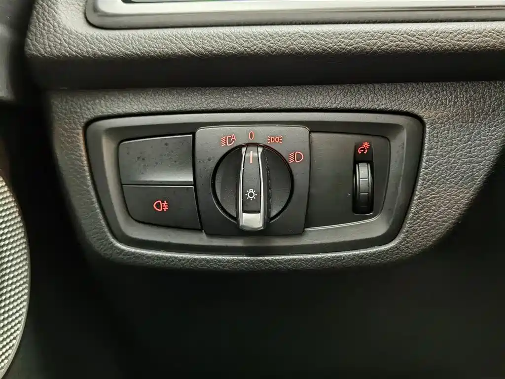 BMW 1 Series 2022 120i M Sport фото 21