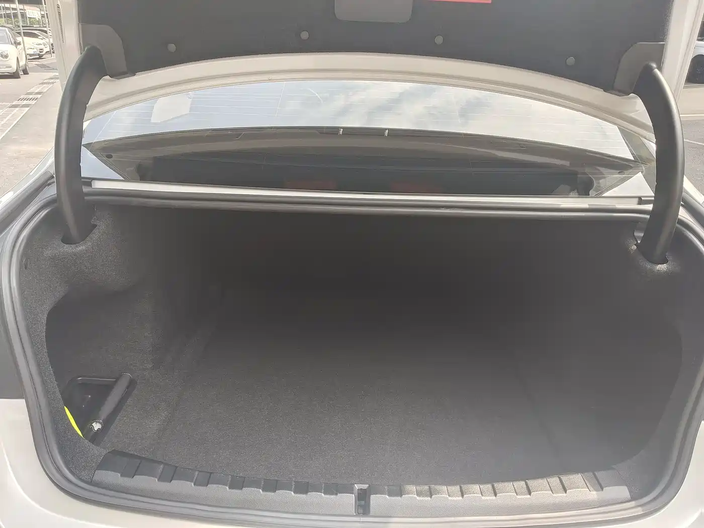 BMW 3 Series 2023 320Li M Sport Package фото 12