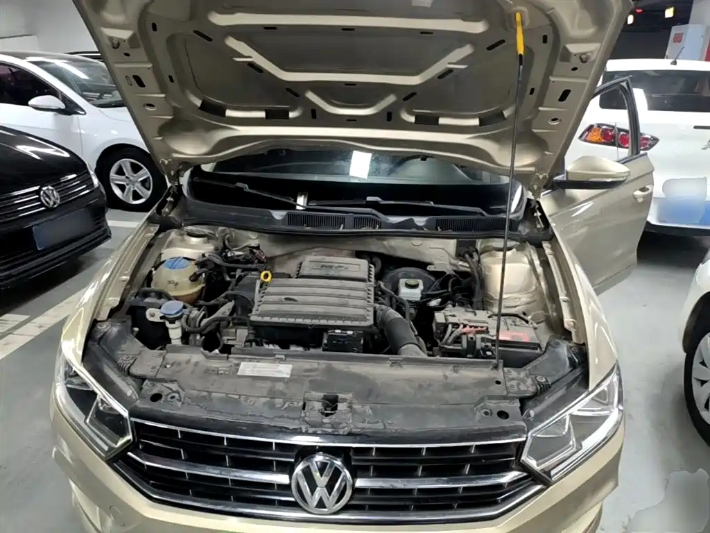 Volkswagen Bora 2017 1.6L Manual Comfort Edition фото 20