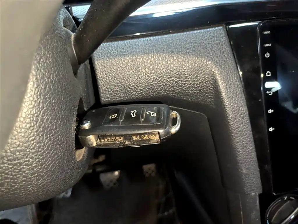 Volkswagen Bora 2017 1.6L Manual Comfort Edition фото 9