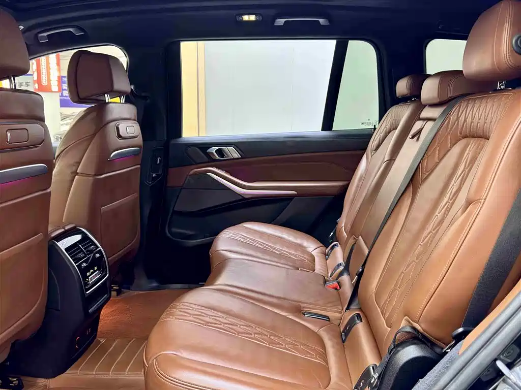 BMW X7 2023 xDrive40i Exclusive M Sport Package фото 6