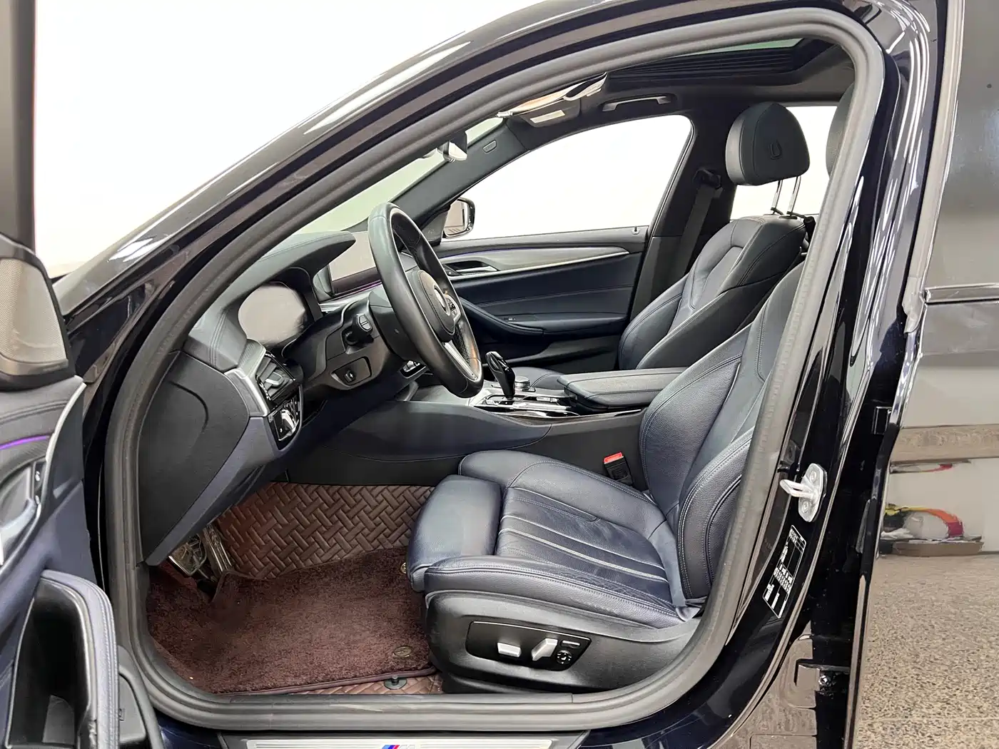 BMW 5 Series (Import) 2020 Model 525i M Sport Package фото 11