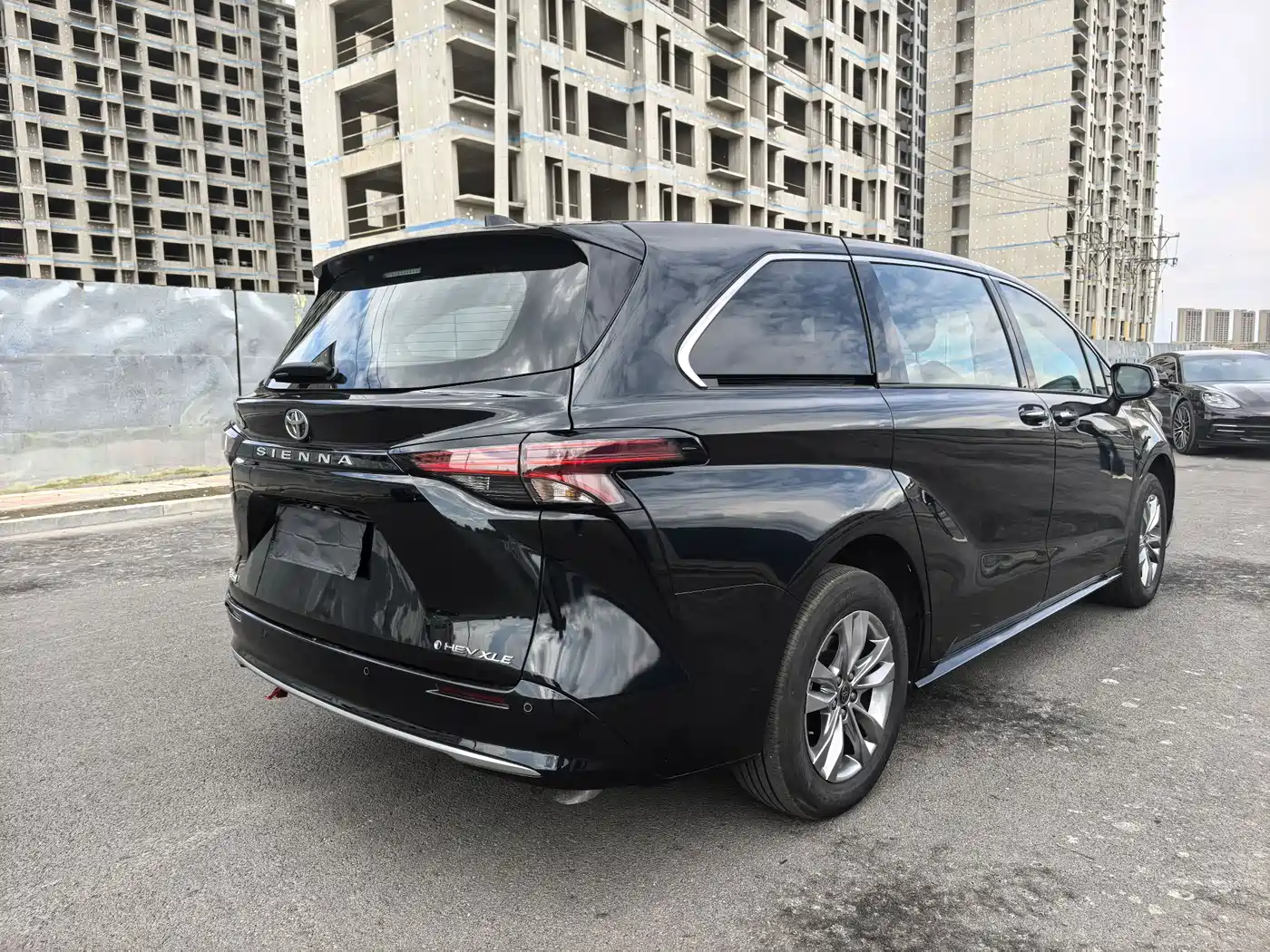 Toyota Sienna 2024 2.5L Hybrid AWD Luxury Edition фото 9