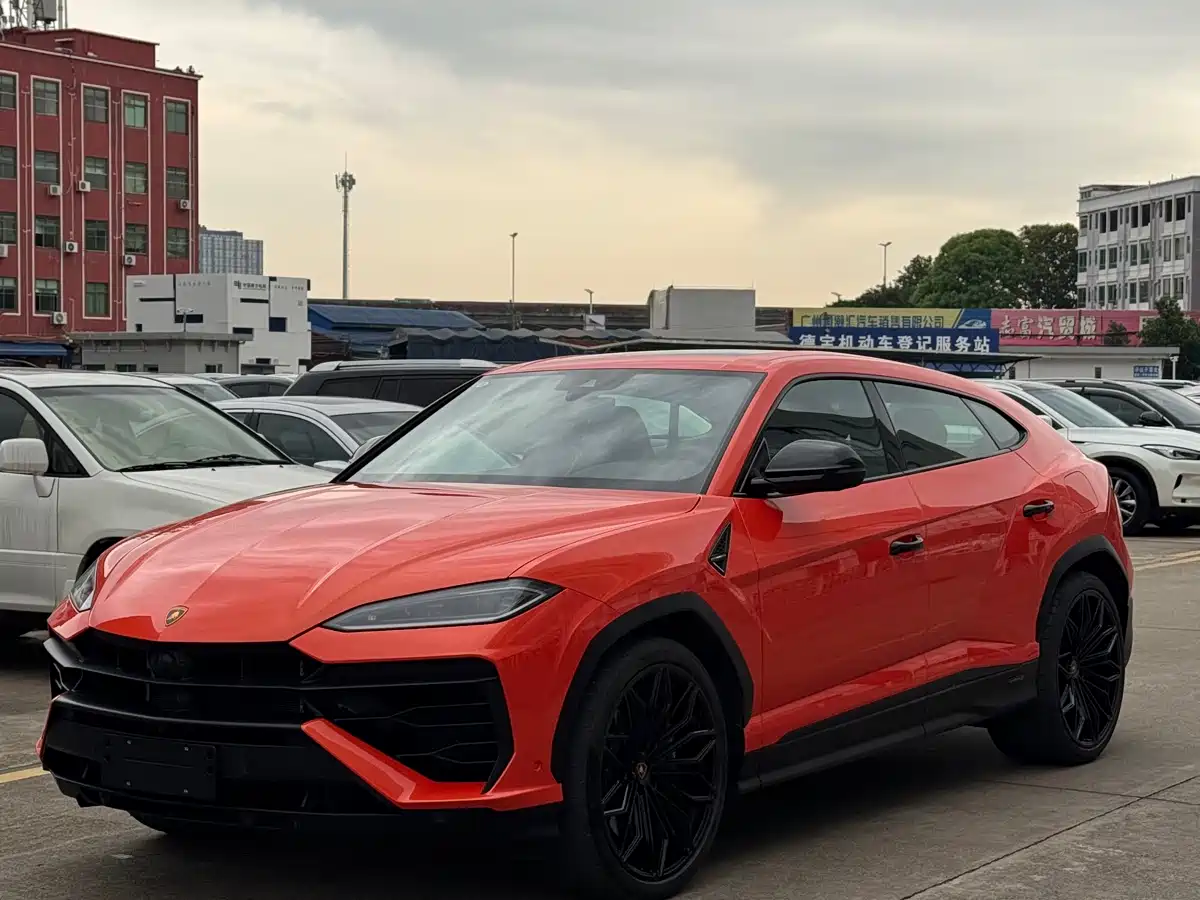 Lamborghini Urus SE 2025 4.0T Standard Edition