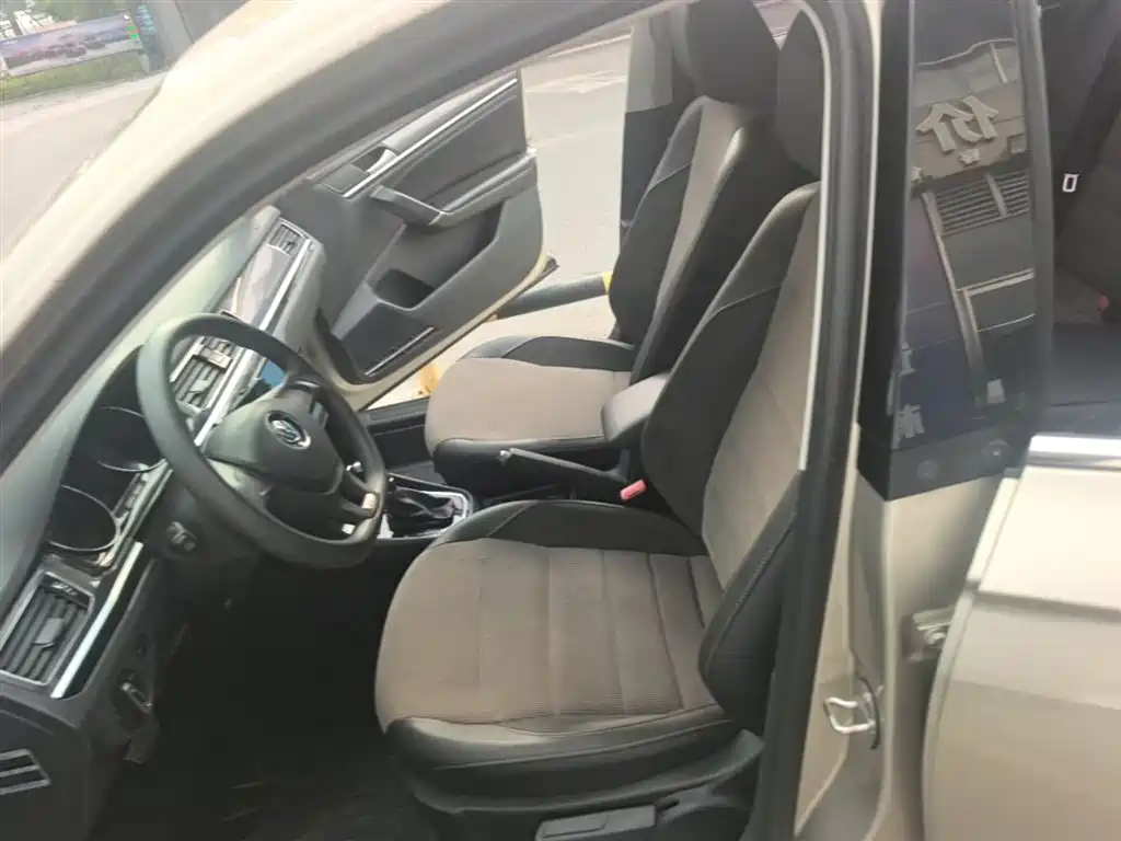 Volkswagen C-TREK 2017 1.6L Automatic Comfort фото 15