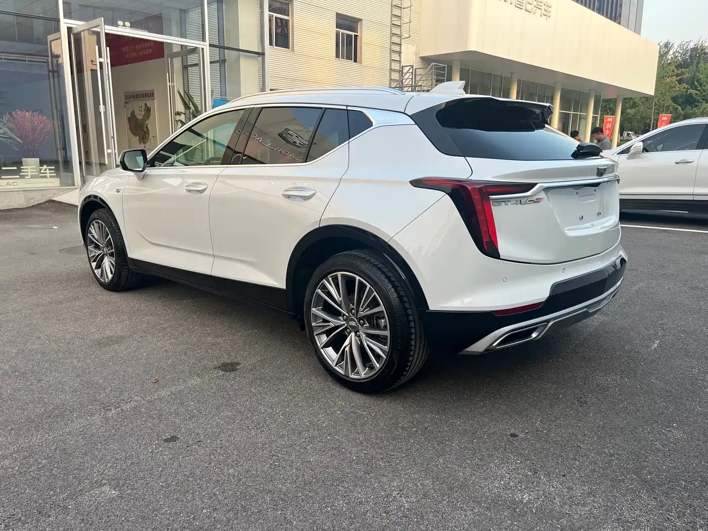 Cadillac GT4 2024 2023 25T Luxury Edition