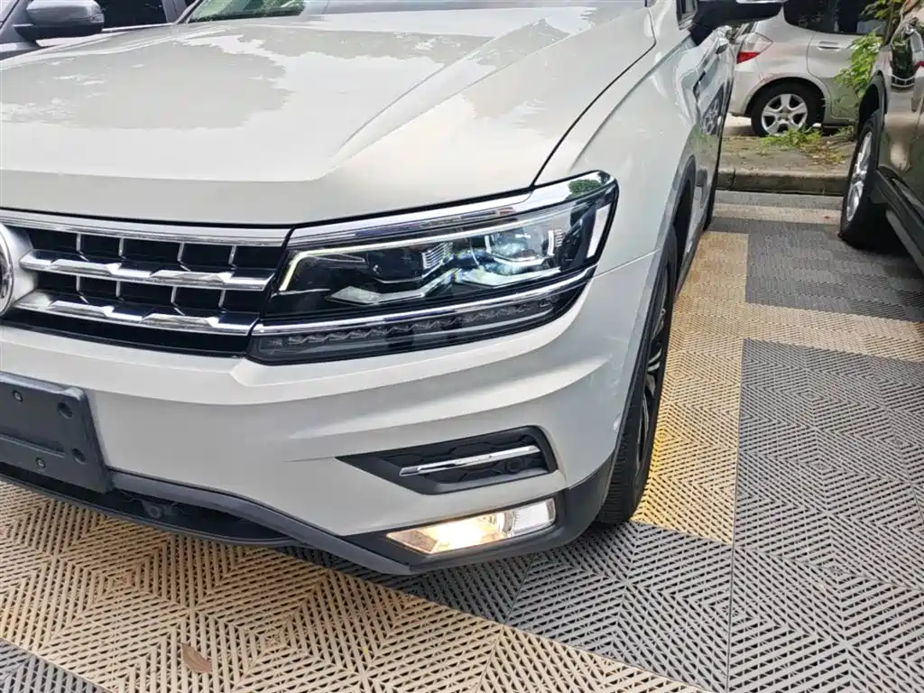 Volkswagen Tiguan L 2017 330TSI Automatic 2WD Flagship Edition фото 24