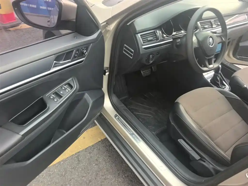 Volkswagen C-TREK 2017 1.6L Automatic Comfort фото 16