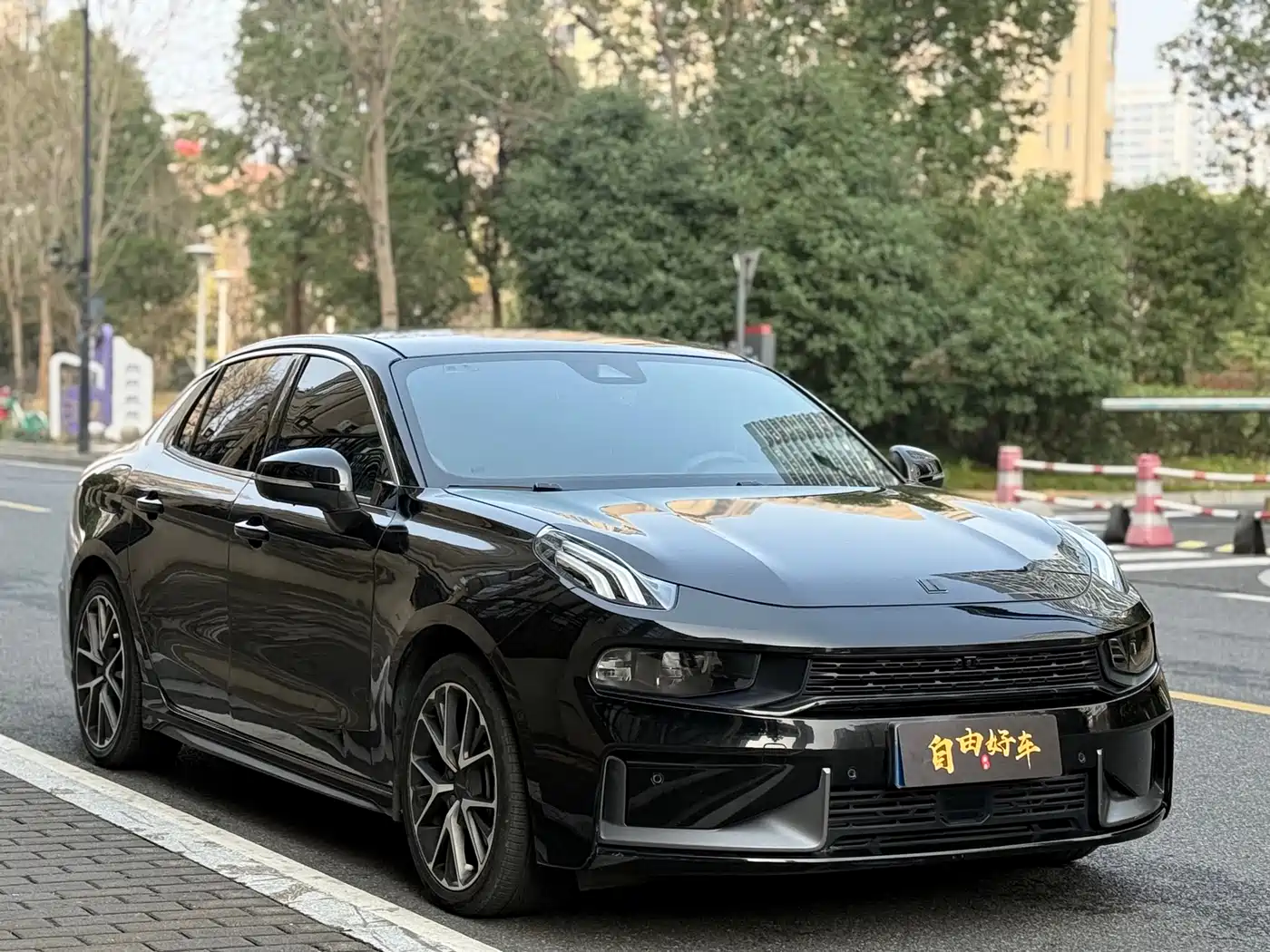 Lynk & Co 03 2021 2.0TD Auto Jin Champion Edition фото 3