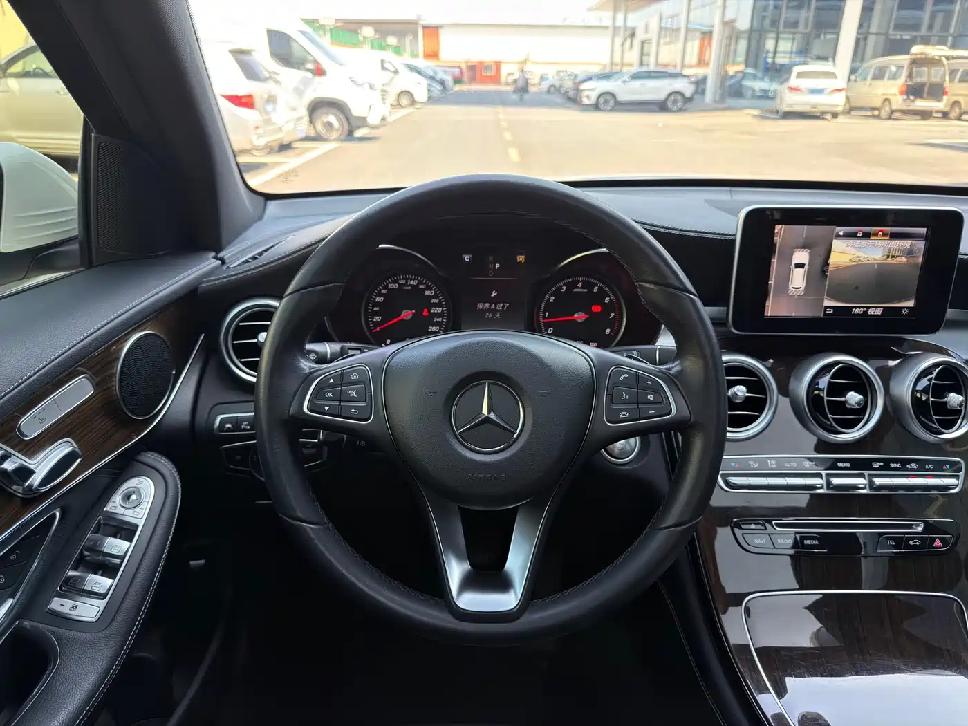 Mercedes-Benz GLC 2018 GLC 260 4MATIC Luxury фото 9