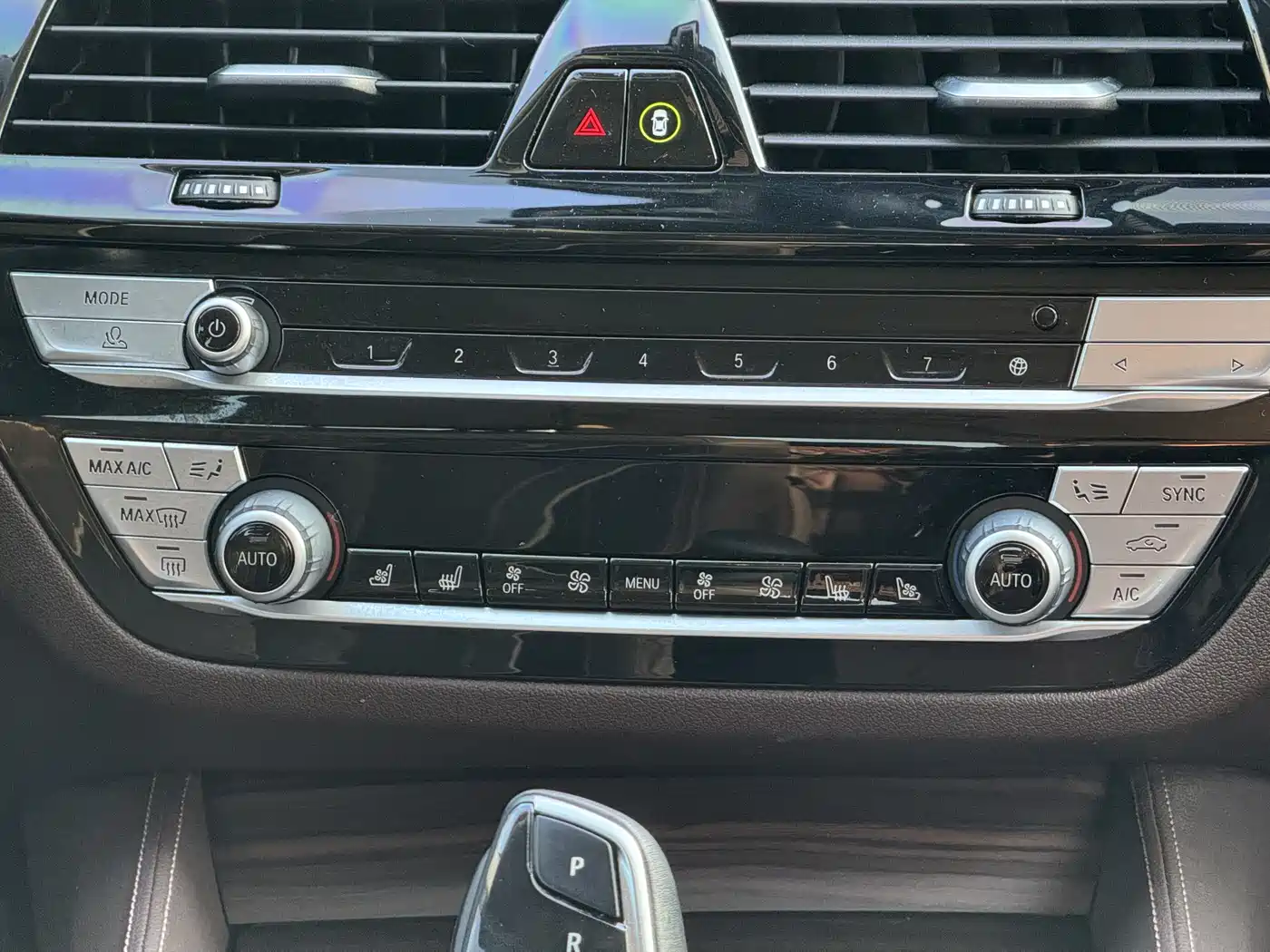 BMW 5 Series New Energy 2020 530Le Range Upgrade Pioneer Edition фото 31