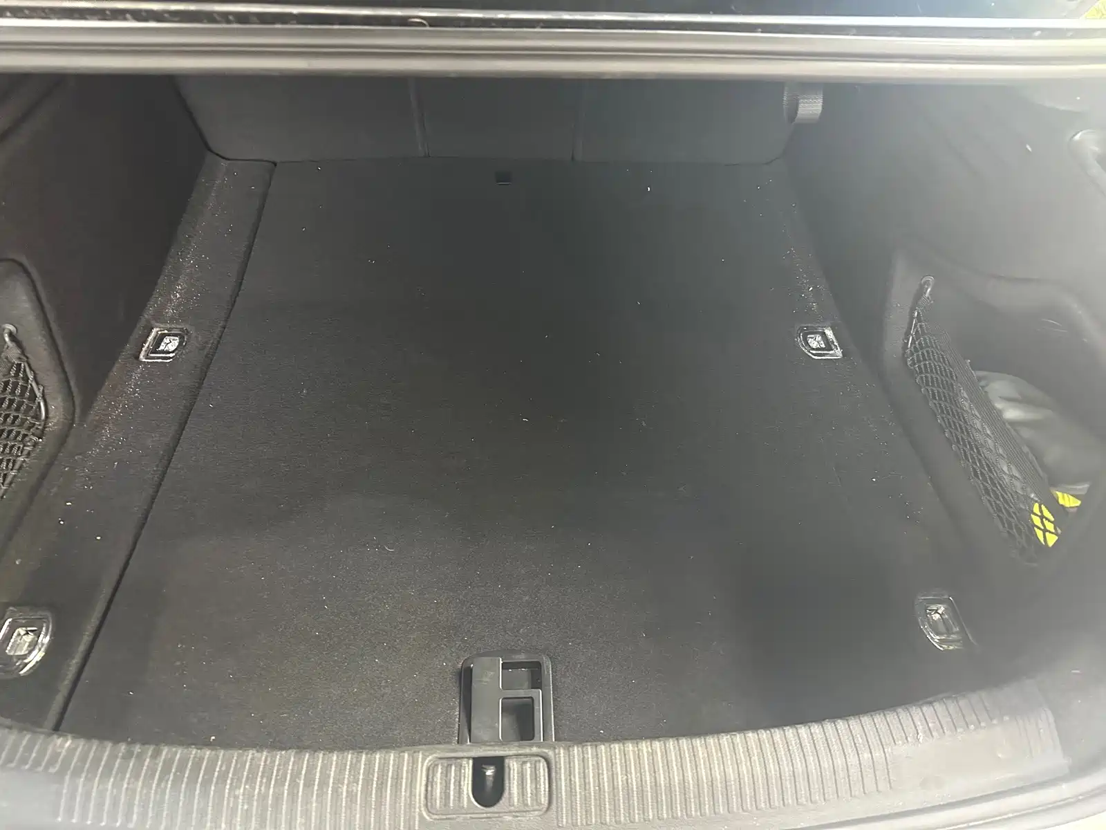 Фото 16 - Audi A4L