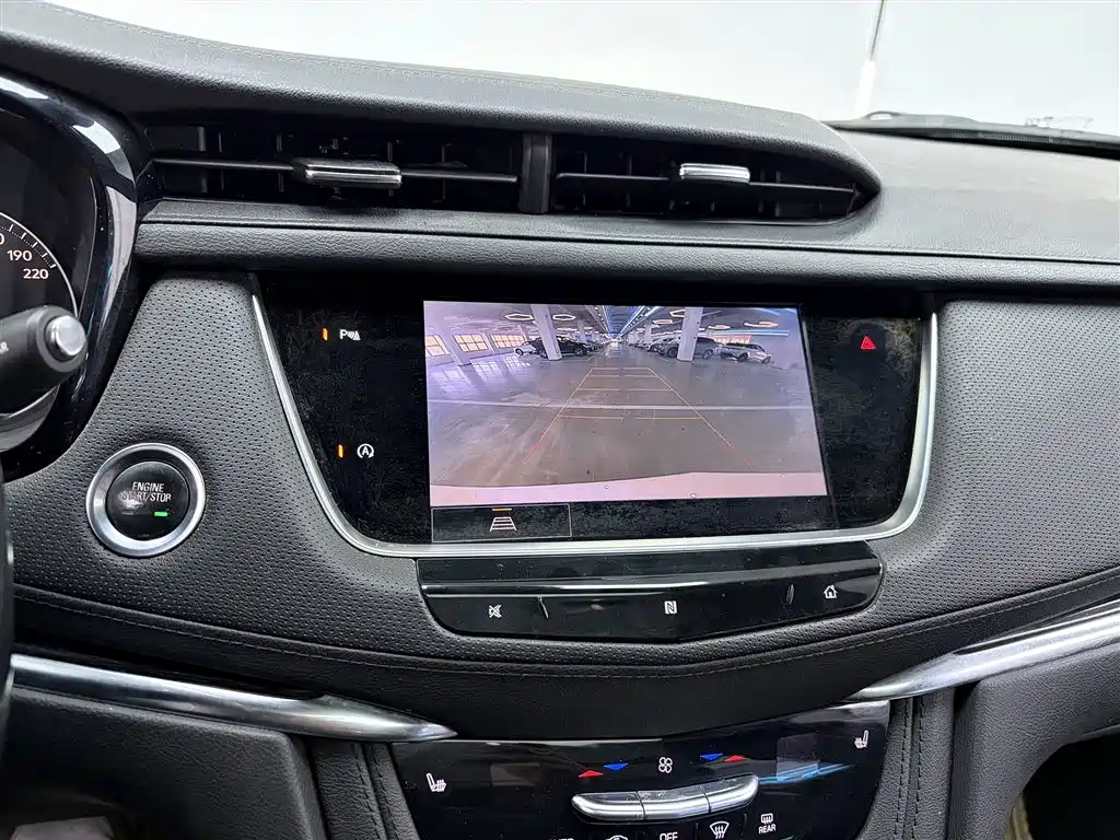 CADILLAC XT5