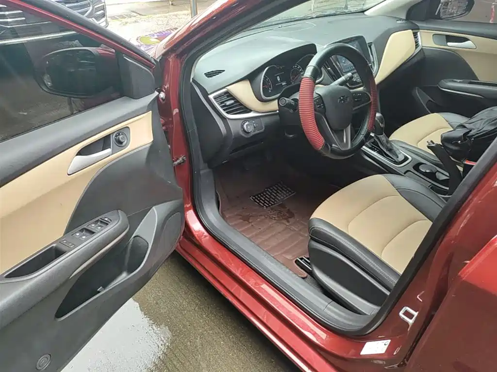 CHEVROLET CRUZE