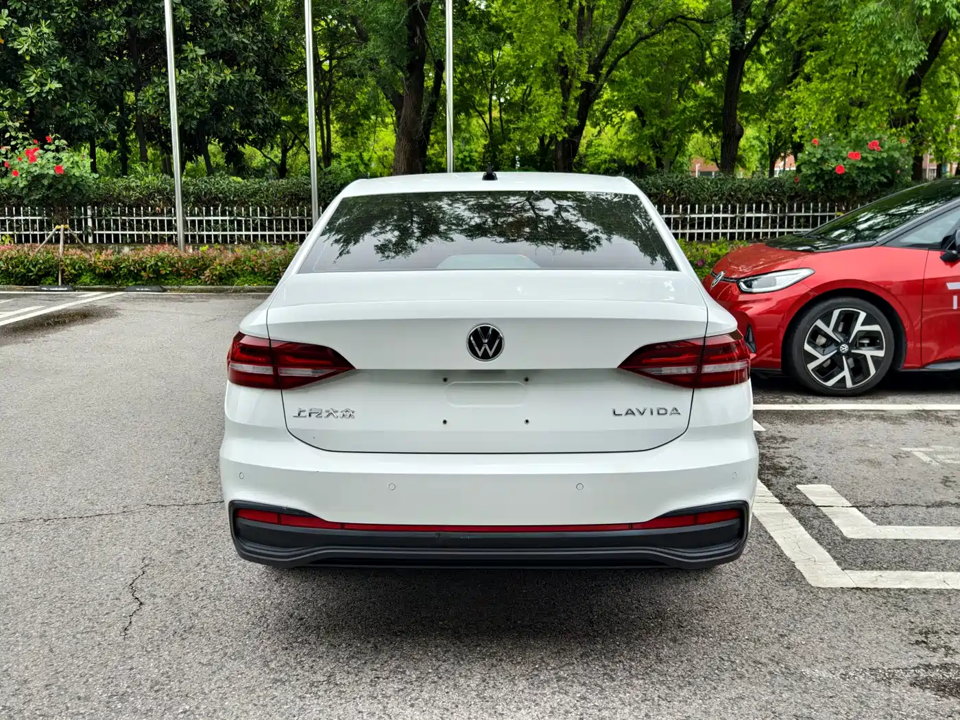 Volkswagen Lavida 2023 Facelift 1.5L Auto Comfort Edition фото 7