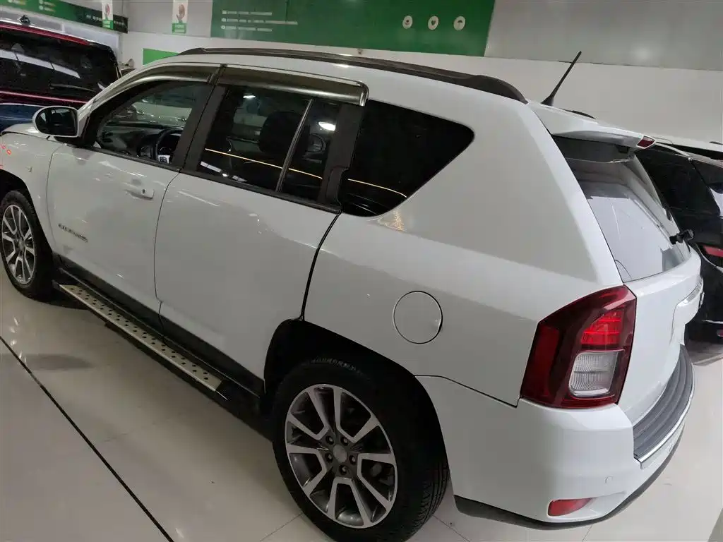 Jeep Compass (Import) 2015 2015 2.0L 2WD Luxury