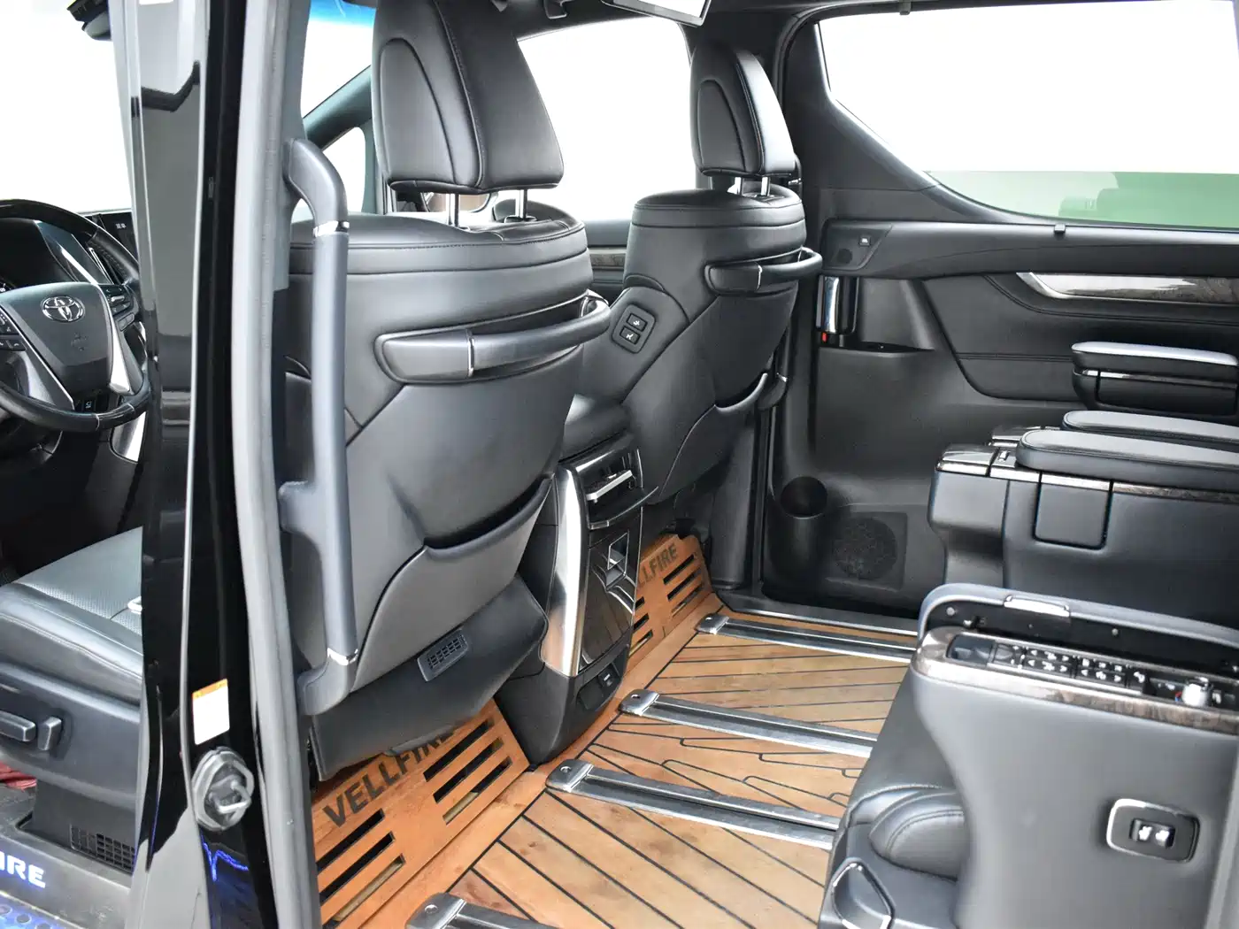 Toyota Vellfire 2020 2020 Twin Engine 2.5L HV Premium Edition
