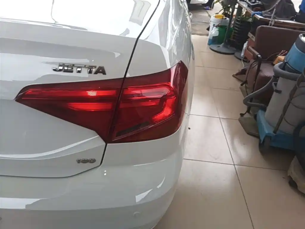 Volkswagen Jetta 2017 1.5L Automatic Fashion фото 8