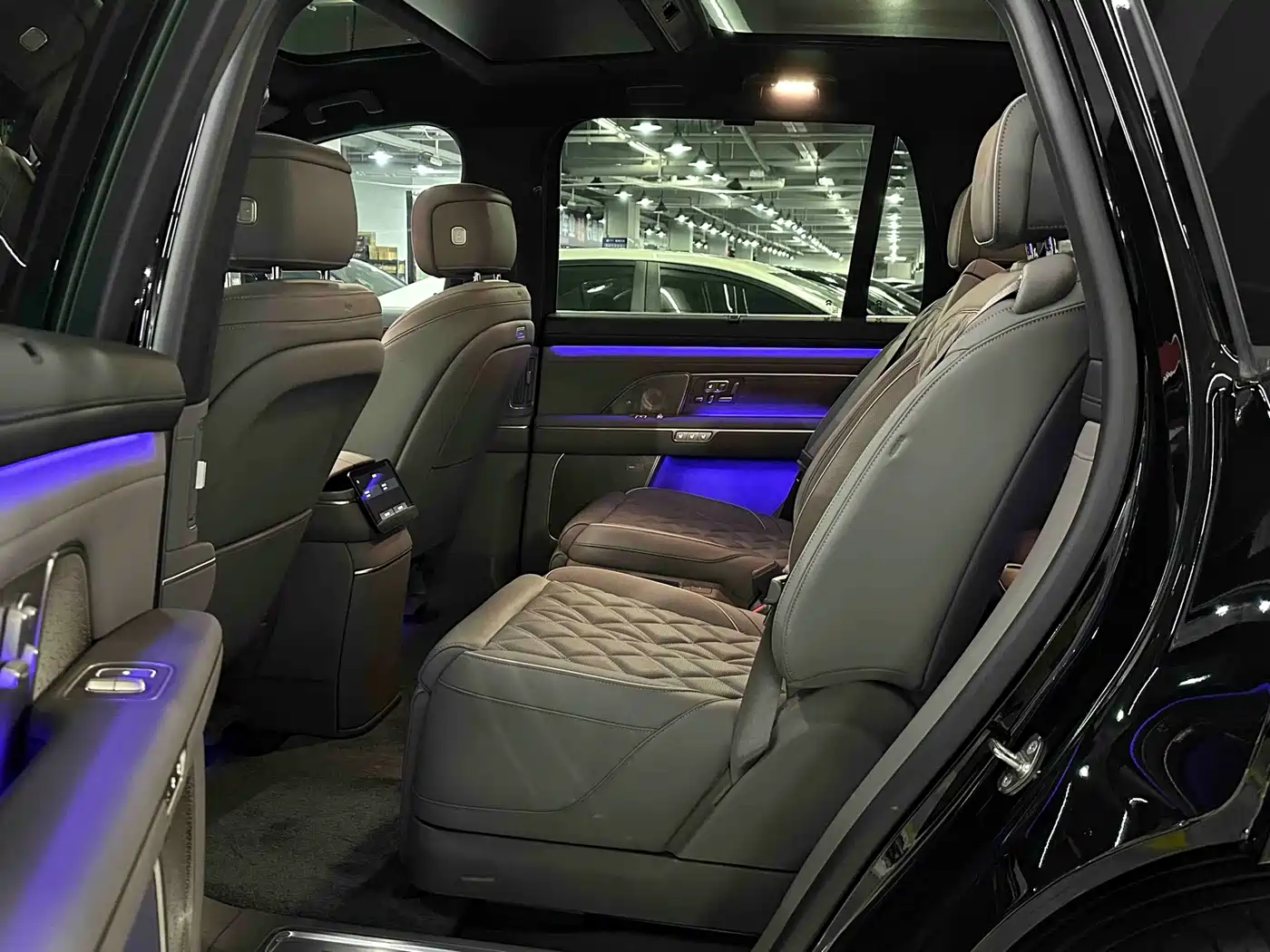 NIO ES8 2026 2025 Model 6-Seat Executive Luxury Edition