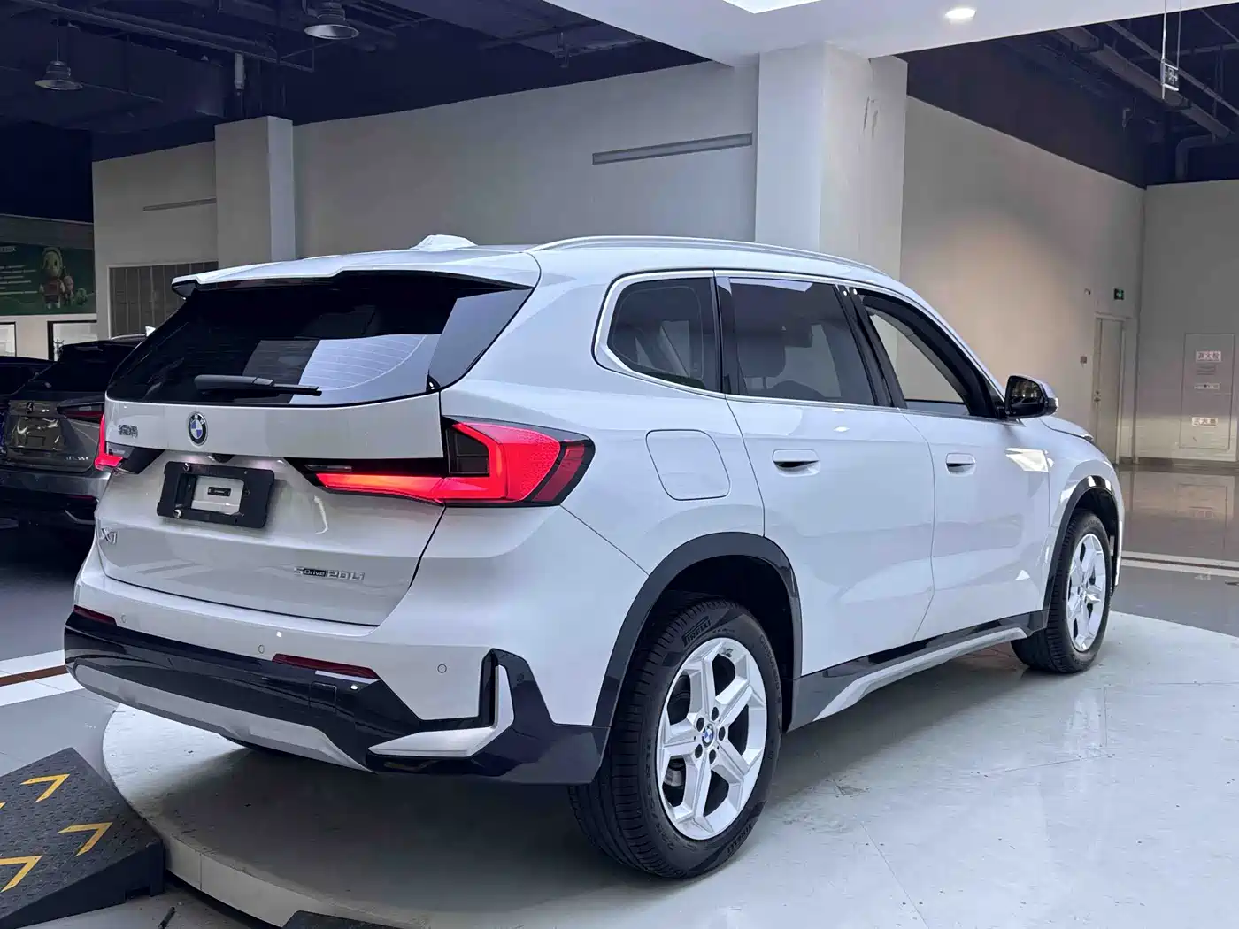 BMW X1 2023 sDrive20Li X Design Package фото 7