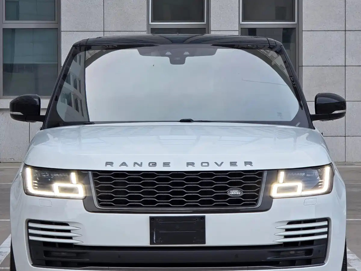 Land Rover Range Rover 2019 3.0 SC V6 Golden Age Edition фото 2