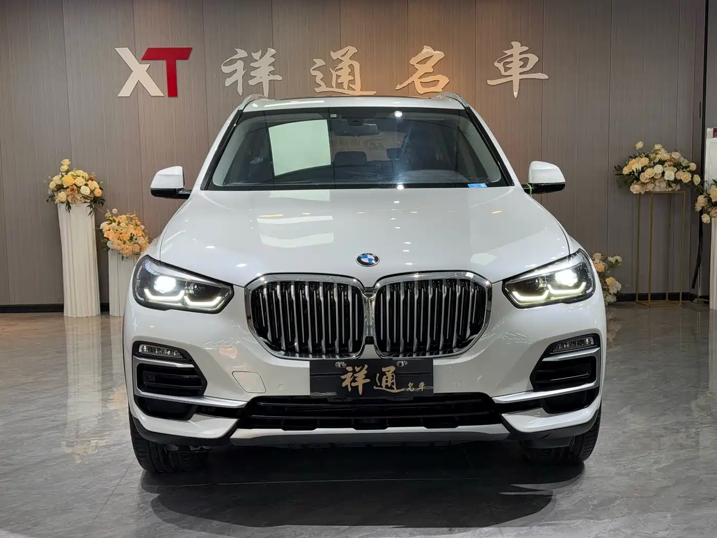 BMW X5 (Import) 2020 xDrive40i M Sport Package фото 2