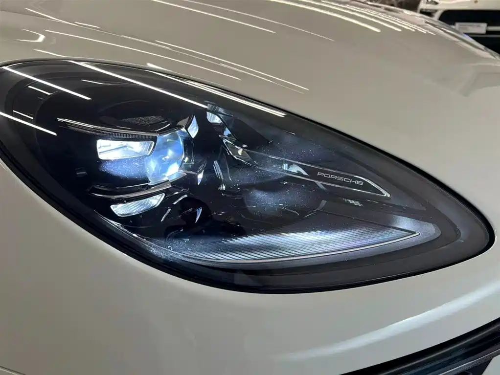 Porsche Macan 2023 Macan 2.0T фото 22