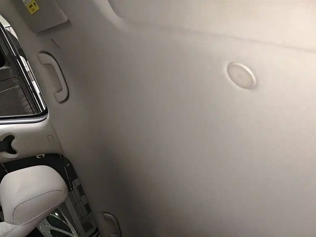 BYD Yuan UP 2024 401KM Leading Edition фото 18