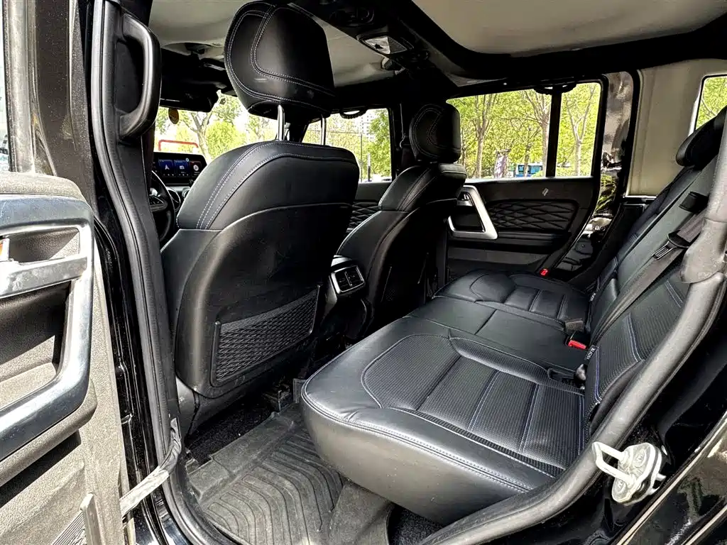 BAIC ORV Beijing Offroad BJ40 2023 2.0T Auto 2WD Urban Hunter Knight Edition фото 5