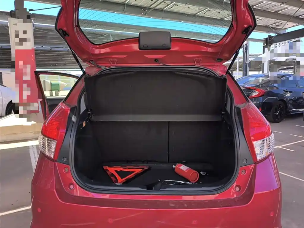 Toyota YARiS L Zhi Xuan 2015 1.5G Auto Sunroof Special Edition фото 19