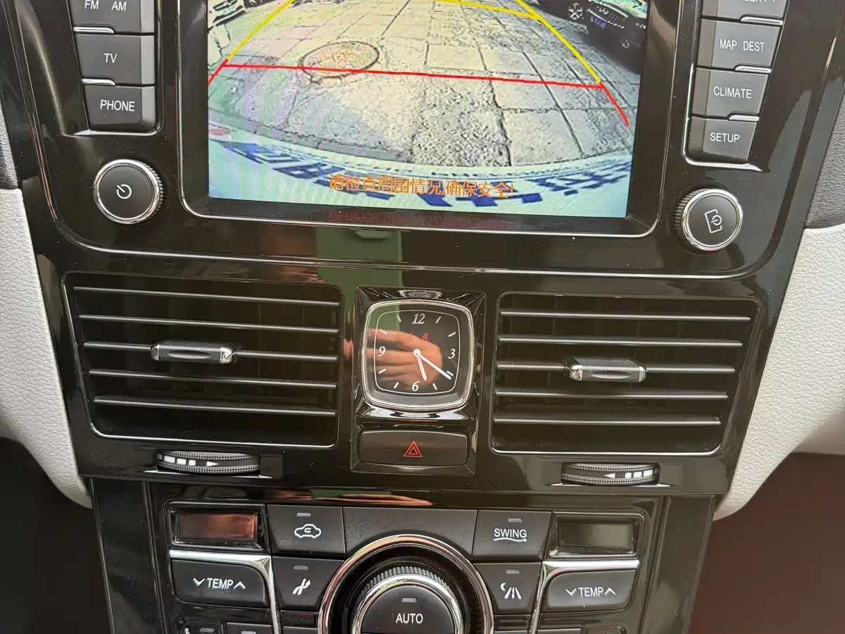 Hongqi H7 фото 22
