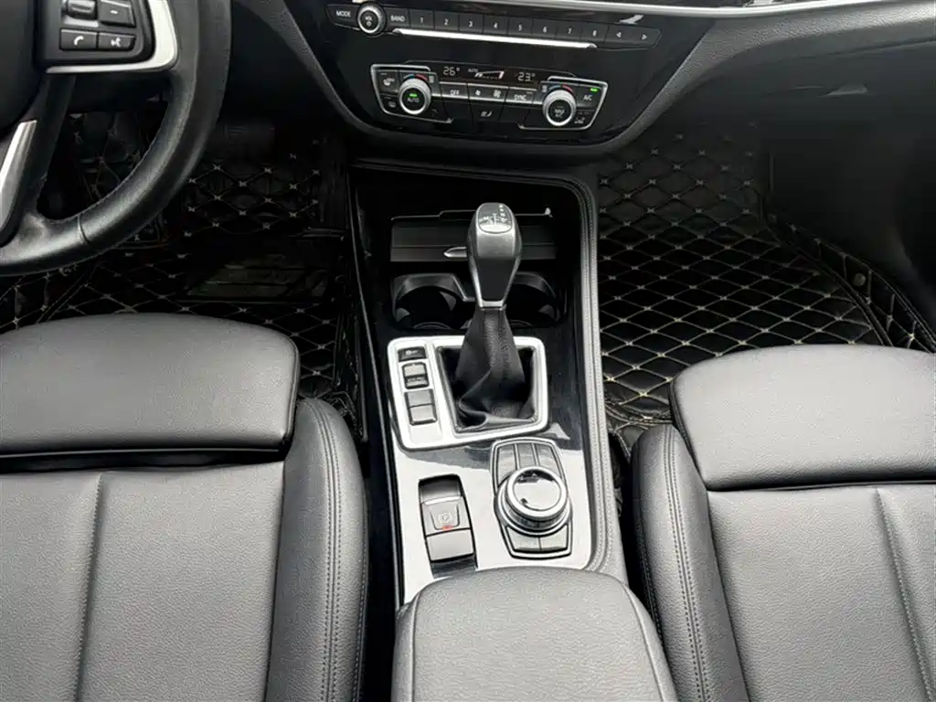 BMW 1 Series 2017 118i Design Package фото 15