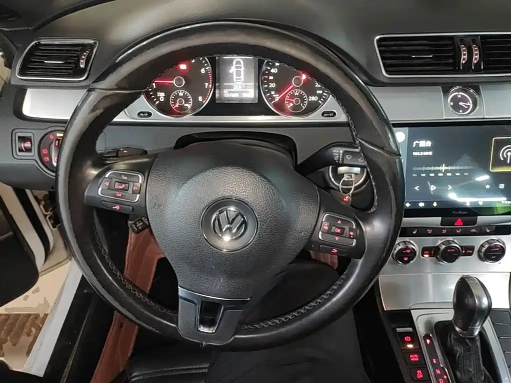 Volkswagen FAW-Volkswagen CC 2016 Model 1.8TSI Premium фото 11