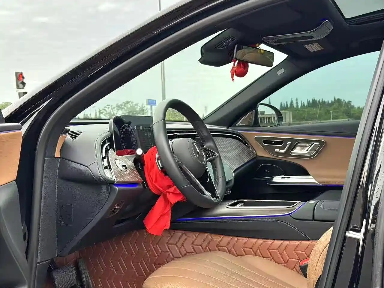Mercedes-Benz E-Class 2024 E 300 L Fashion фото 5