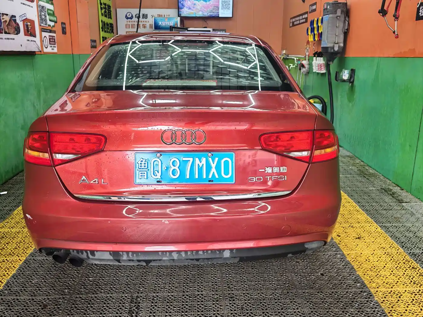 Фото 9 - Audi A4L